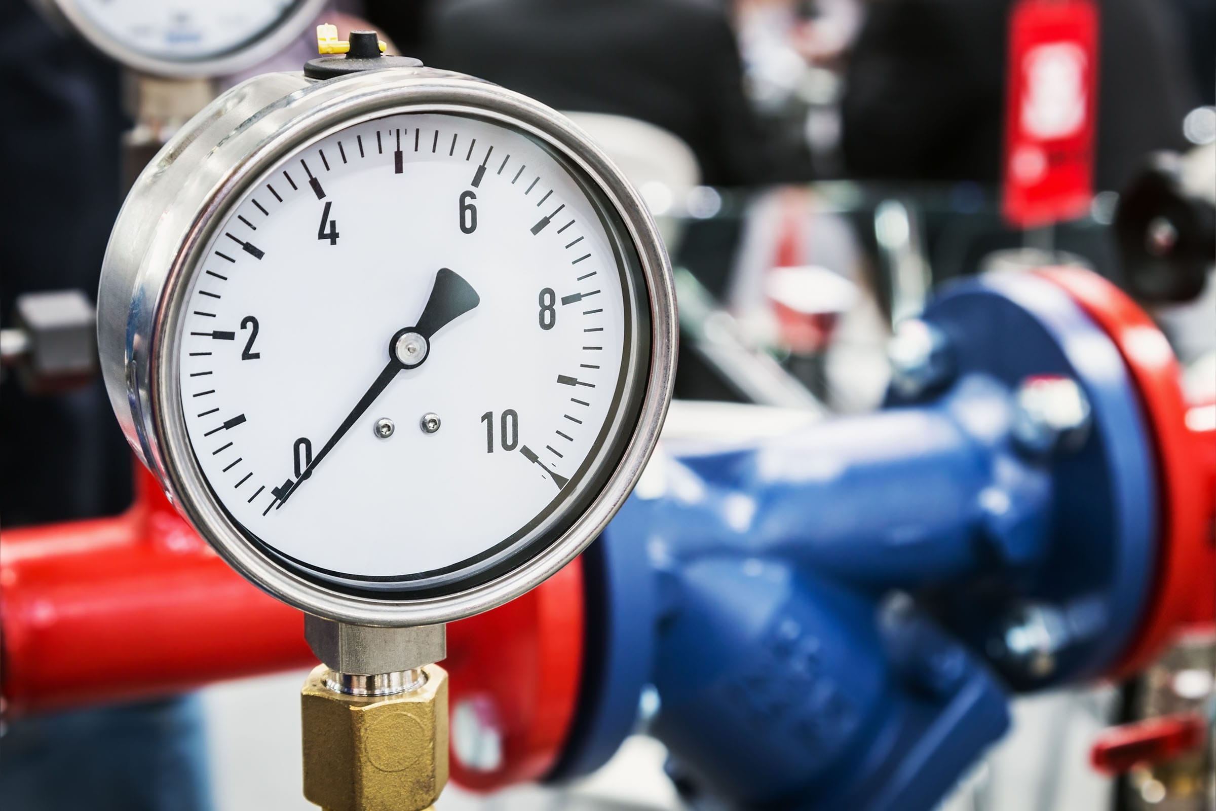 Industrial pressure gauge measuring system pressure